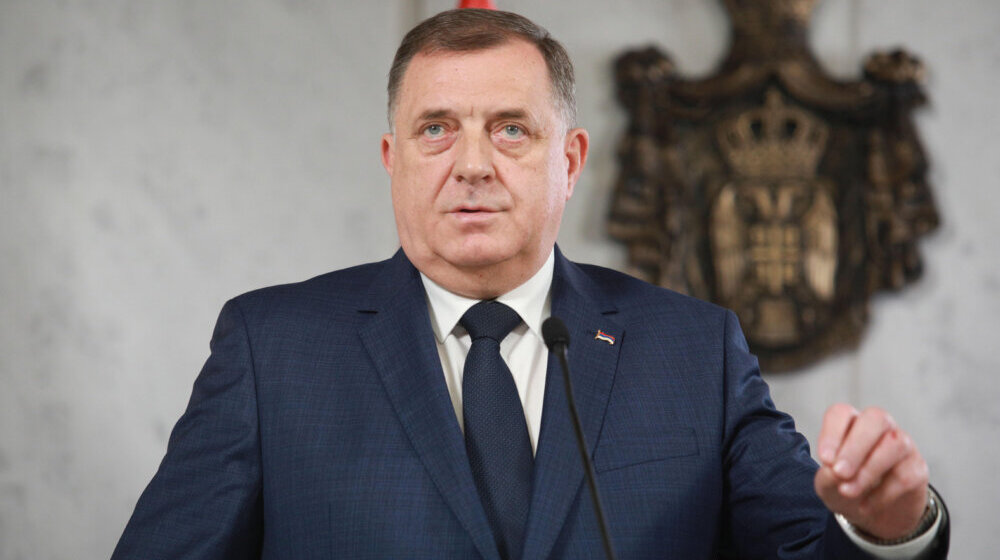 “KFOR ne garantuje bezbednost ” Dodik najavio deklaraciju o podršci Srbima na Kosmetu