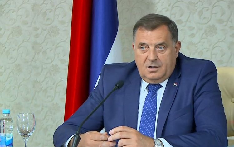 Dodik dolazi na skup SNS-a, poziva sve iz Republike Srpske u Beograd 26. maja