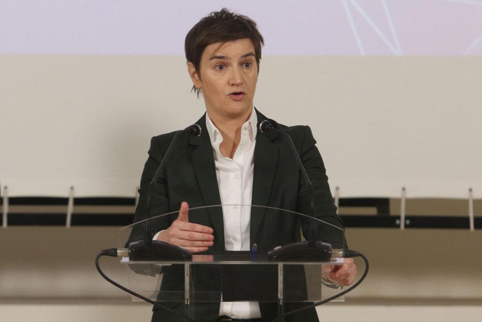 „Ana Brnabić u obračunu sa narodom“