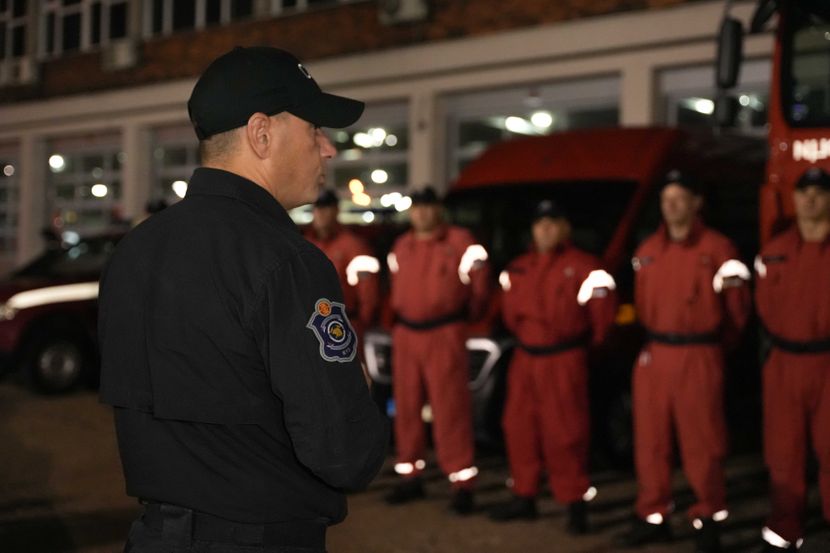 Srpski spasioci jutros krenuli ka BiH: Njih 36 pružiće pomoć u Jablanici i okolnim mestima